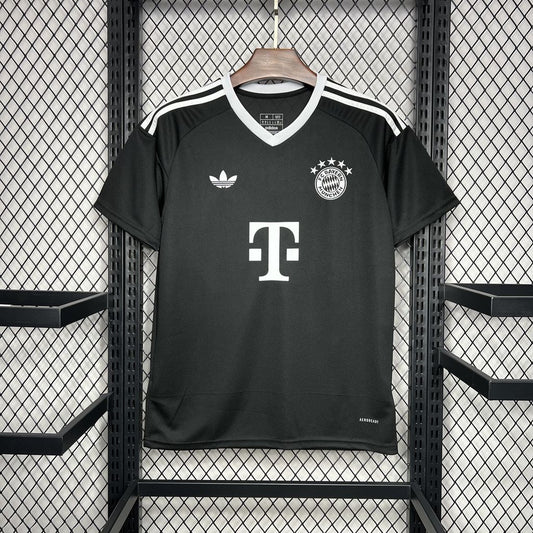 Bayern Munich 24-25 Goalkeeper Fan Version