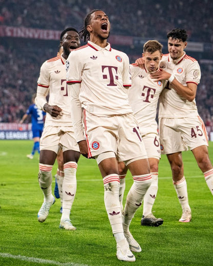 Bayern Munich 24-25 Alternativa versión fan