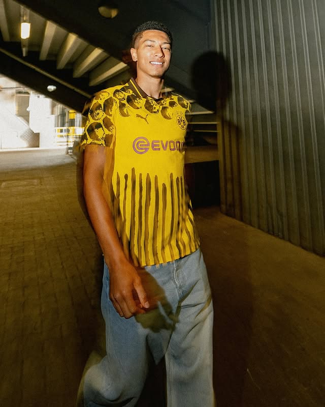 Borussia Dortmund 25-26 Local versión fan
