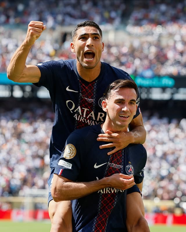 PSG 25-26 Local manga larga versión jugador