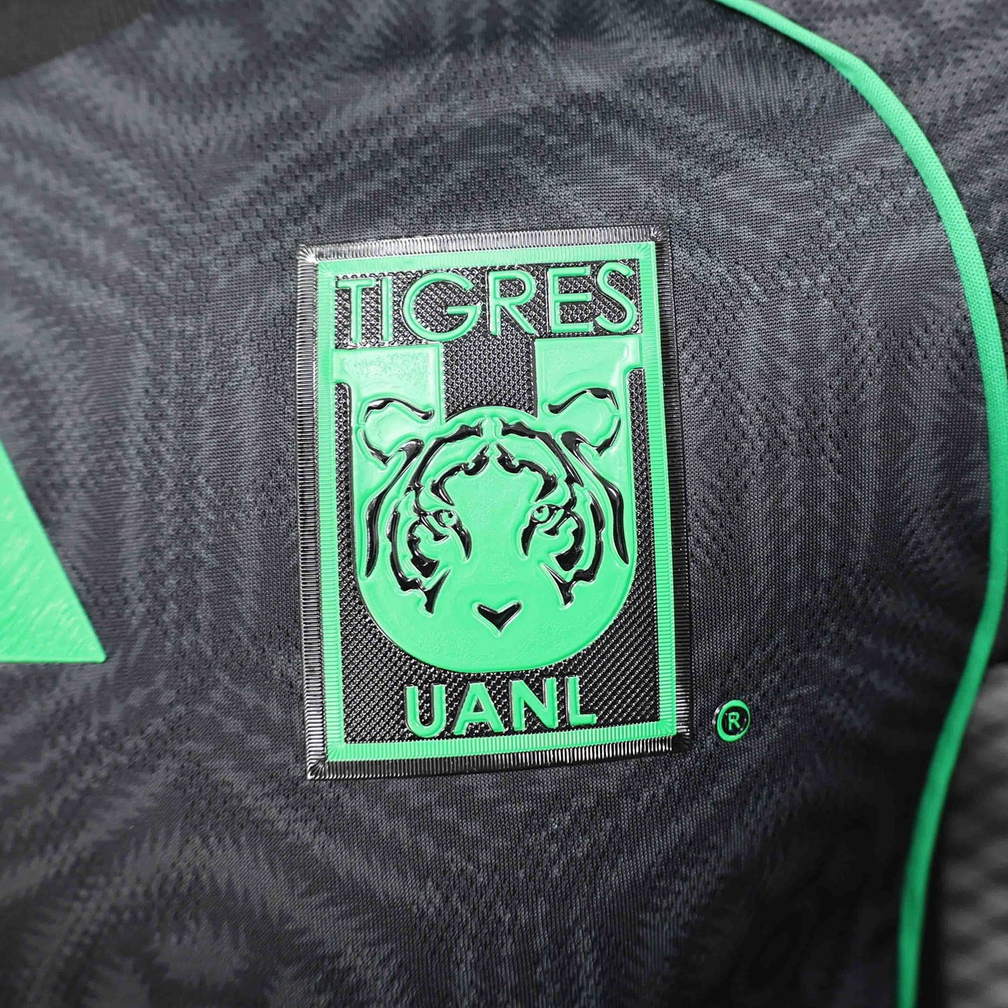 Tigres 25-26 Tercer uniforme versión jugador