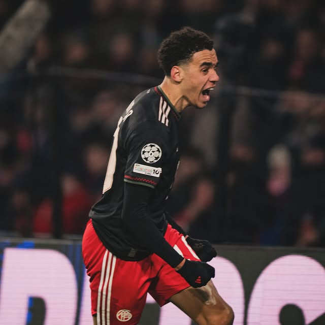 Bayern Munich 25-26 Third kit manga larga versión jugador