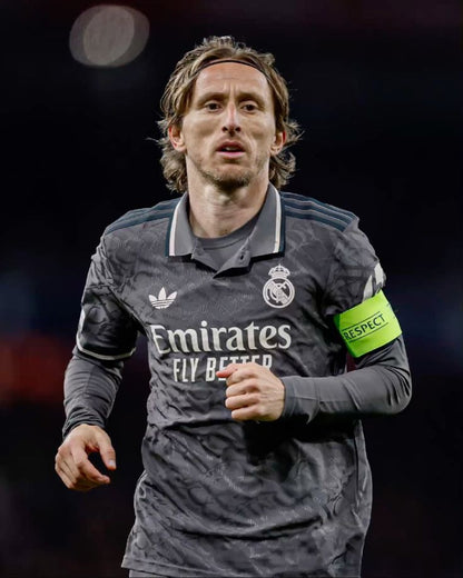 Real Madrid 24-25 Third player version