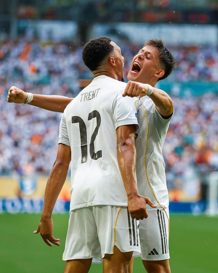 Real Madrid 25/26 Local versión fan - ENVÍO RÁPIDO