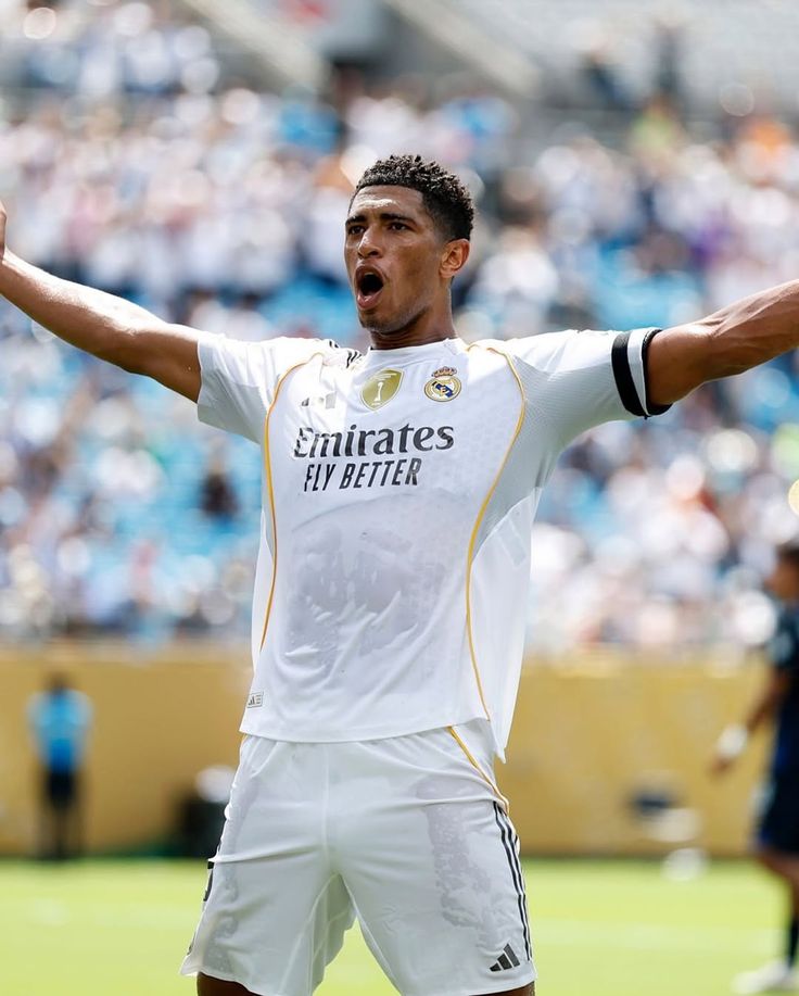 Real Madrid 25/26 Local versión jugador - ENVÍO RÁPIDO